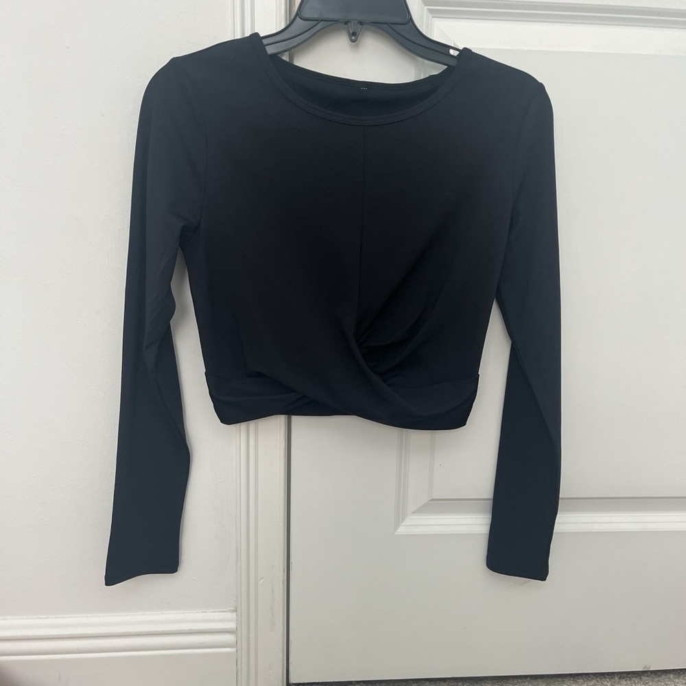 Black cropped long sleeve gym shirt